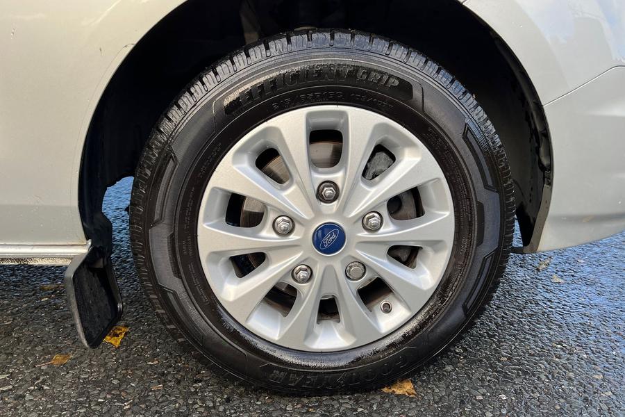 Ford TRANSIT CUSTOM Photo autoimg-cb88792f88ddc6160c7fd2f2ba0a9549b1132a5a.jpg