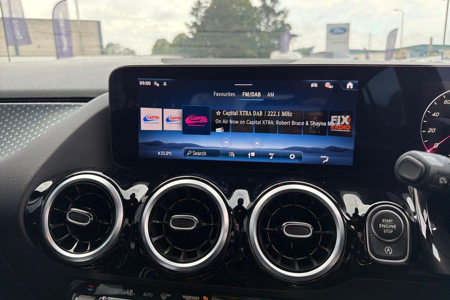 Mercedes-Benz GLA Photo autoimg-cb88958adc6abe2bcf885b6803fb154521fff94e.jpg