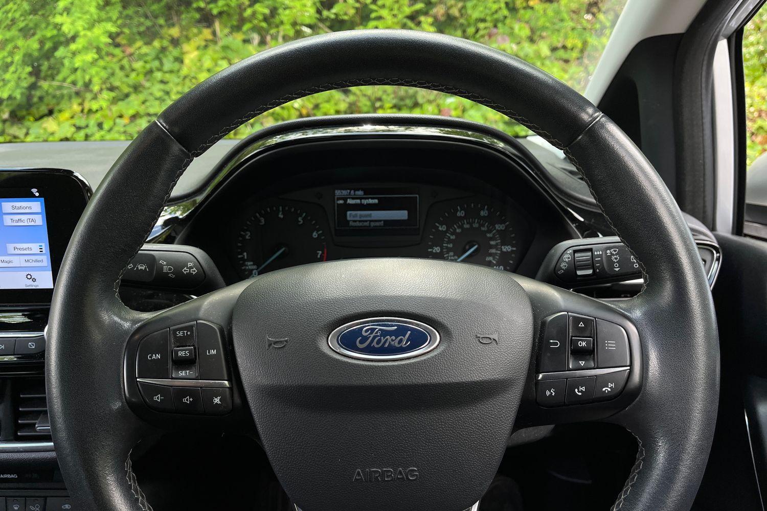 Ford Fiesta Photo 11