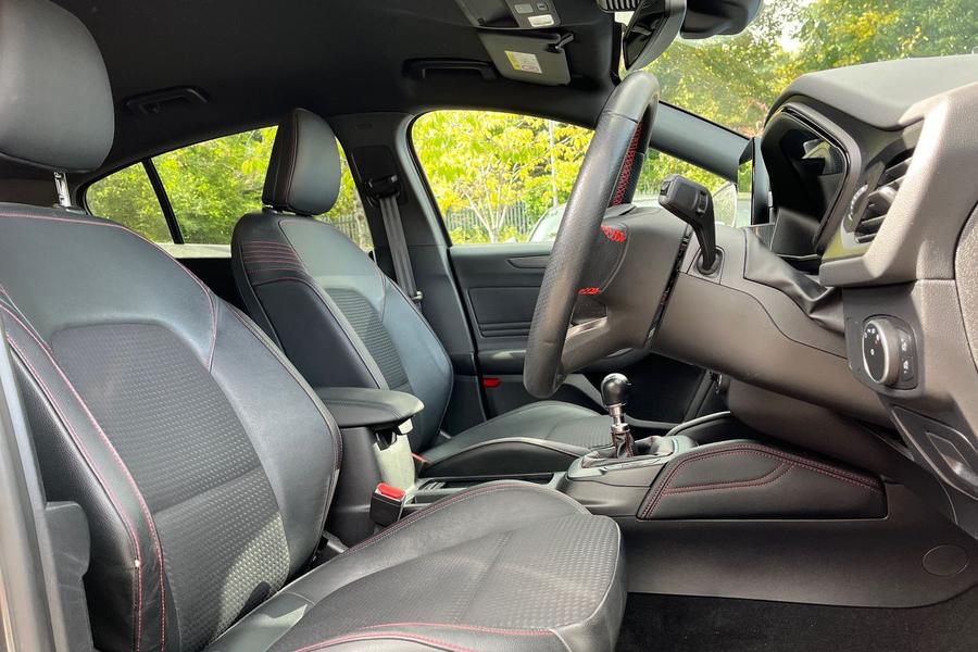 Ford Focus Photo autoimg-cb8fdbab072584ca860a0cb785e076817b1997df.jpg