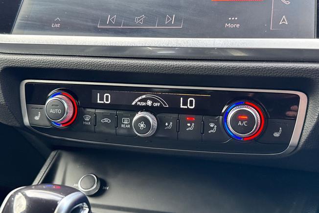 AUDI Q3 Photo 35