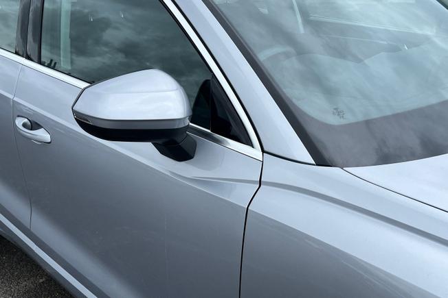 AUDI Q3 Photo 20