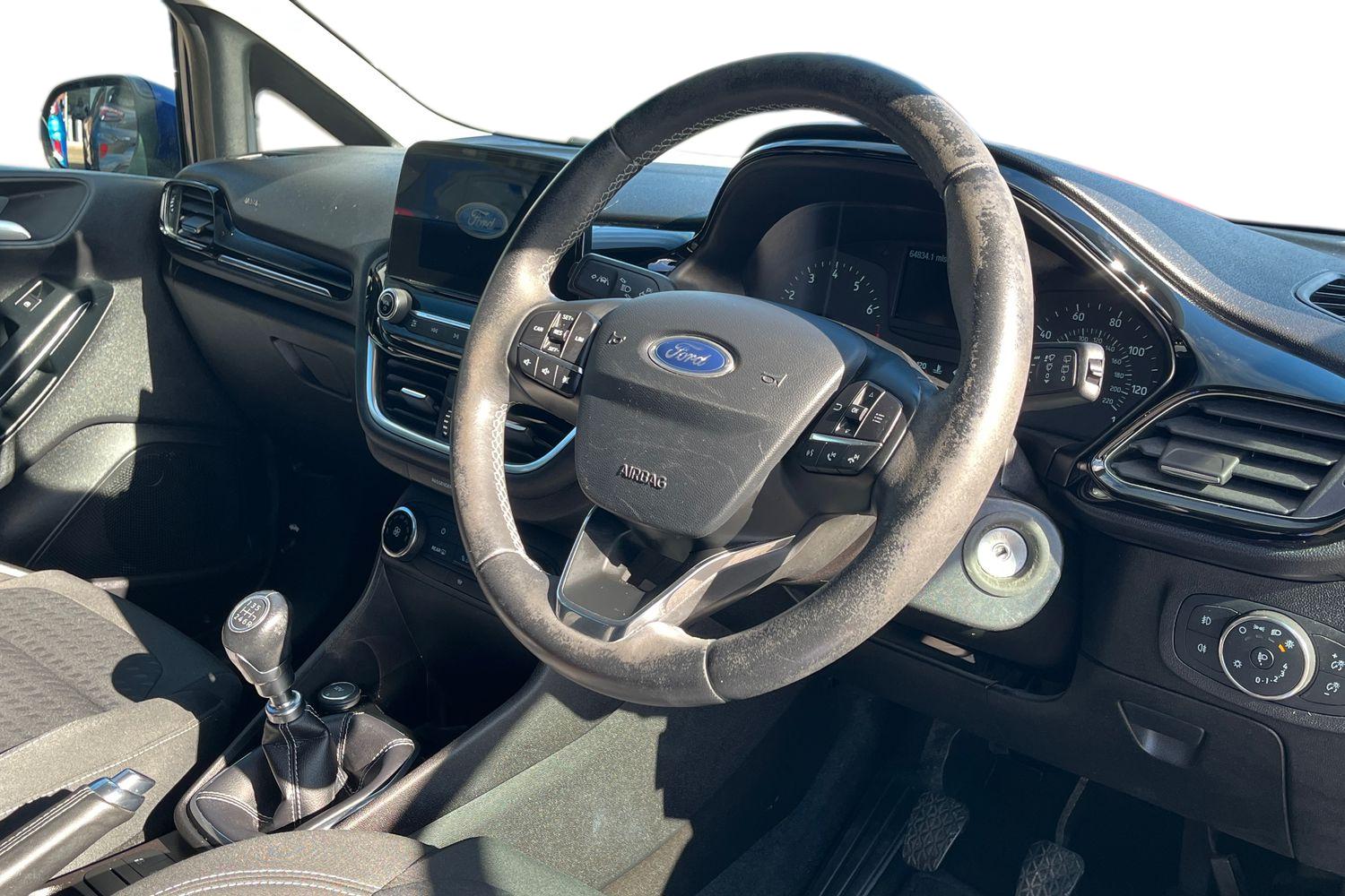 Ford FIESTA Photo 8