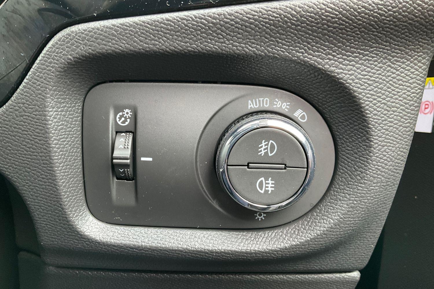 Vauxhall CORSA Photo 33