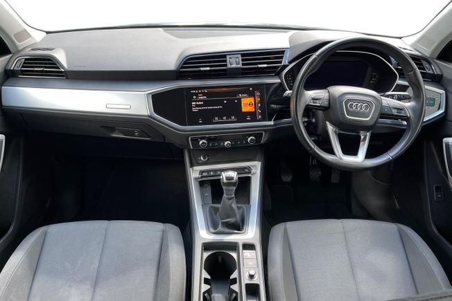 Audi Q3 Photo 10