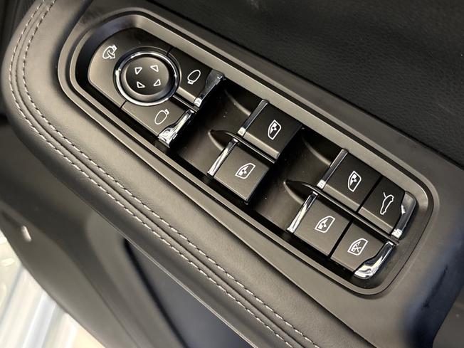 PORSCHE Macan Photo 38