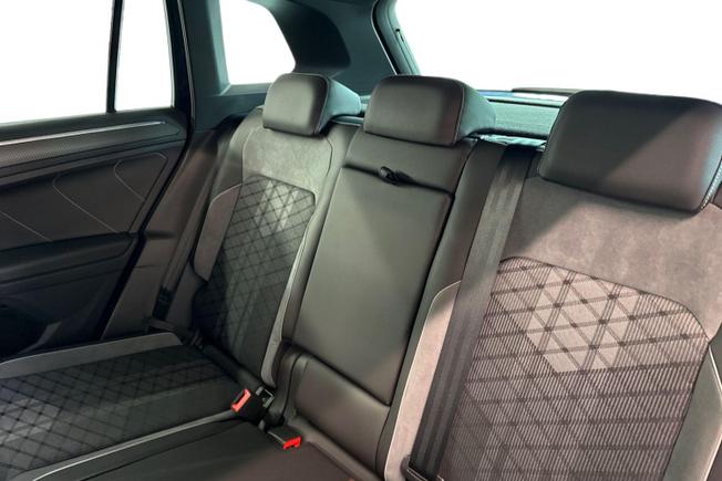 VOLKSWAGEN Tiguan Photo 9