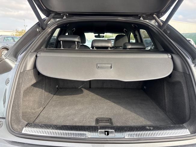 AUDI Q3 Photo 12