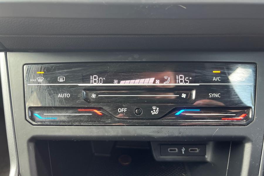 Volkswagen Polo Photo autoimg-cba0ad2ecca16347e935c8d946597379347614cc.jpg
