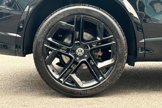 VOLKSWAGEN Tiguan Photo 5