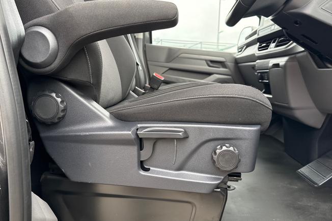 VOLKSWAGEN Transporter Photo 37