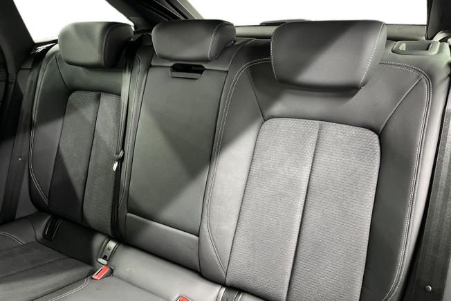 AUDI A6 Avant Photo 9