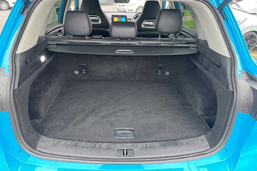 MG Motor UK HS Photo autoimg-cbab14c6953b296fc9df078397d36f68972432ee.jpg