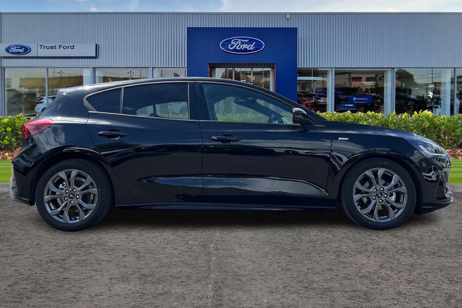 Ford FOCUS Photo 2
