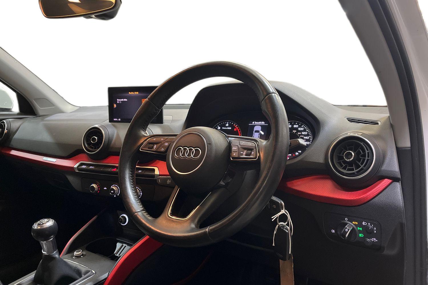 Audi Q2 Photo 8