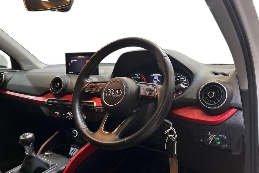 Audi Q2 Photo autoimg-cbb8900b1de27a50565f6a3dc987aa066709af43.jpg