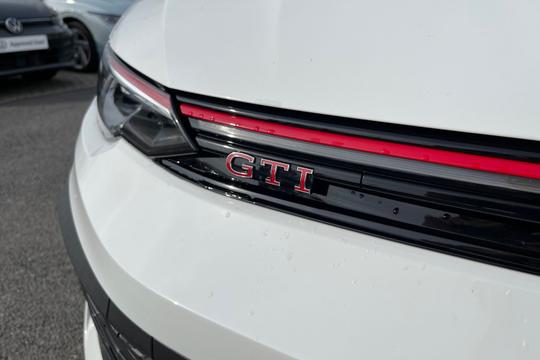 Volkswagen Golf Photo autoimg-cbb9917c6054adf900be83e4739d7ad97ccd9f48.jpg