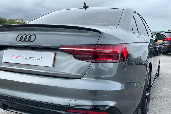 AUDI A4 Photo 18