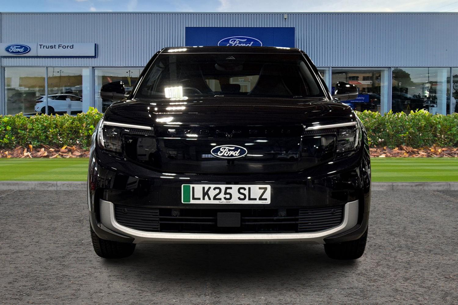 Ford Explorer Photo 5