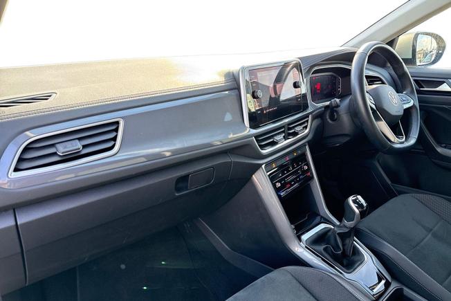 VOLKSWAGEN T-Roc Photo 2