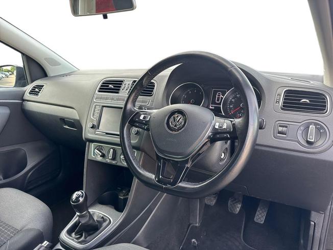VOLKSWAGEN Polo Photo 6