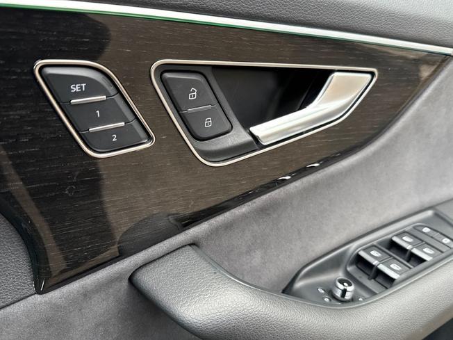 AUDI Q7 Photo 33
