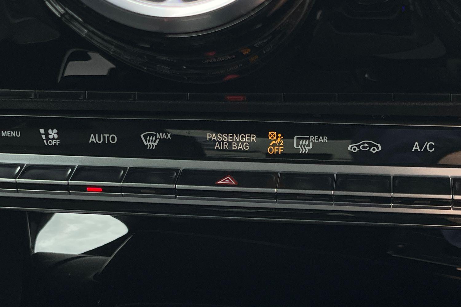Mercedes-Benz CLA Photo 31