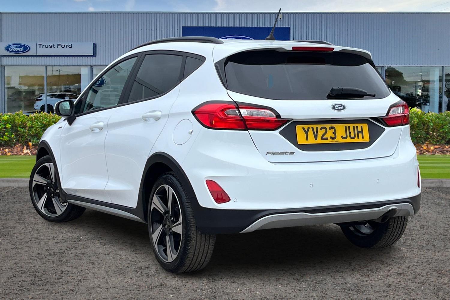 Ford FIESTA Photo 1