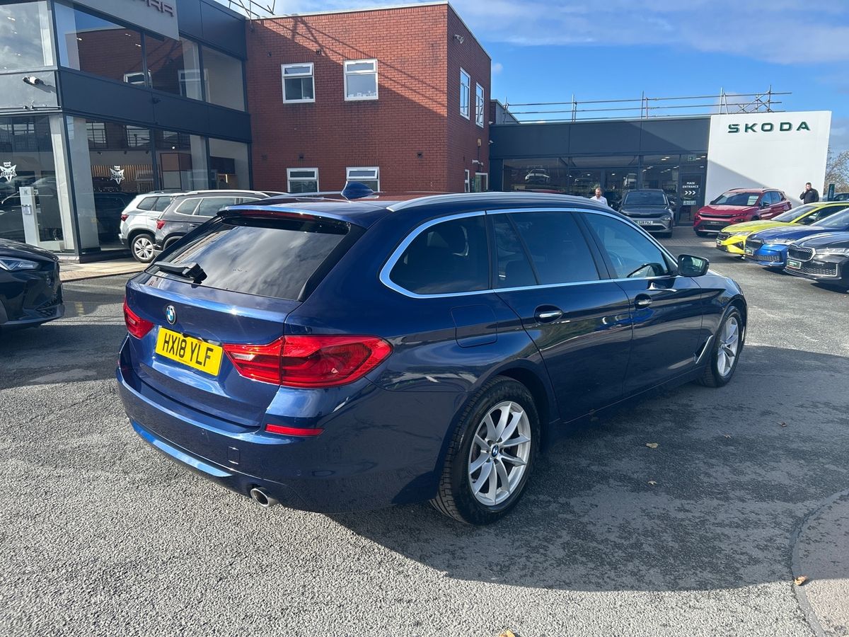 BMW 5 Series Photo 24