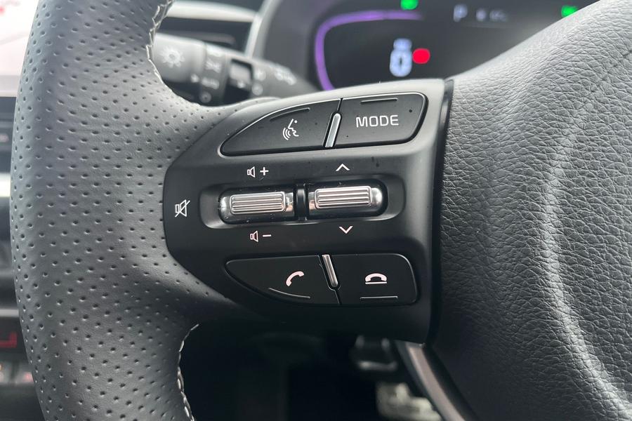 Kia STONIC Photo autoimg-cbcaf9ab67c3b04cf594ade980eef2d0e508308f.jpg