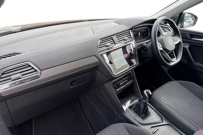 VOLKSWAGEN Tiguan Allspace Photo 2