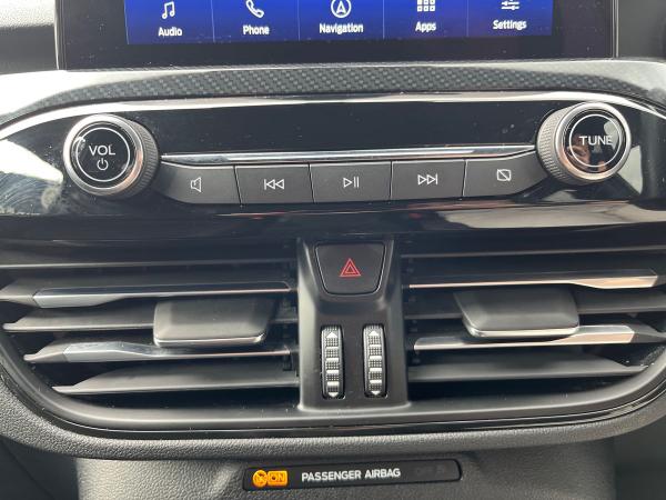 Ford Kuga Photo autoimg-cbd6c57d5abc9007ccfcb93e4e099be029d7bf16.jpg