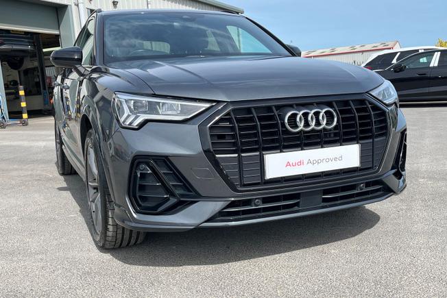 AUDI Q3 Photo 22