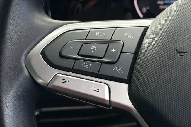 VOLKSWAGEN Golf Photo 16