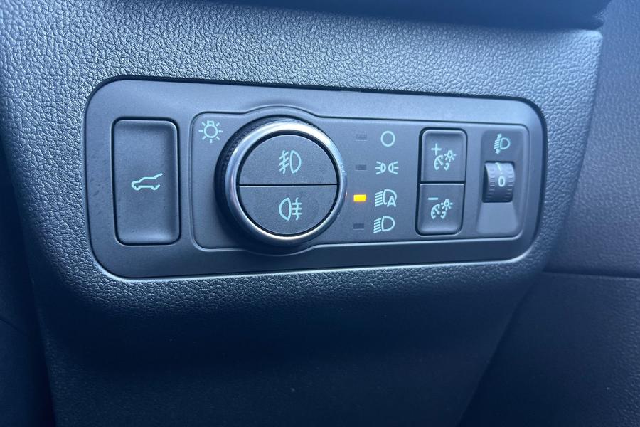 Ford Kuga Photo autoimg-cbdf09b657b54e0b78789645f1f7c487dda80fa0.jpg