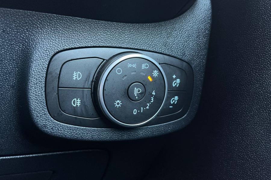 Ford Fiesta Photo autoimg-cbdf0a387de4f21d08e39a2bd4e16a1c05ed60ed.jpg