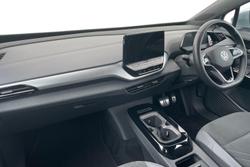 VOLKSWAGEN ID.4 Photo 2