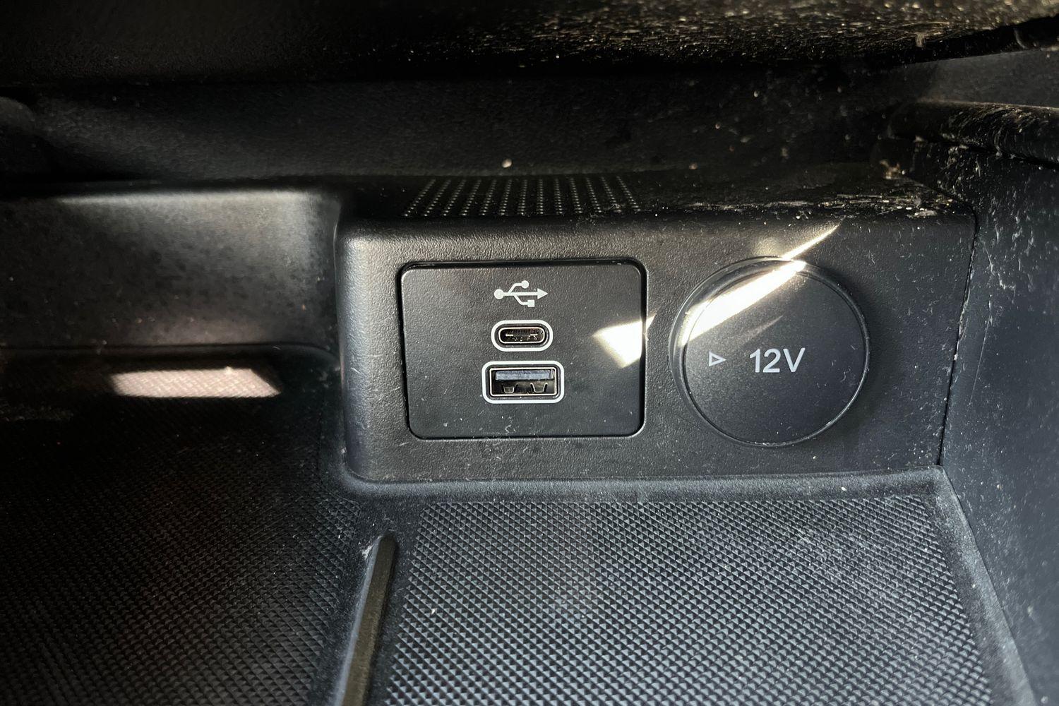 Ford KUGA Photo 28