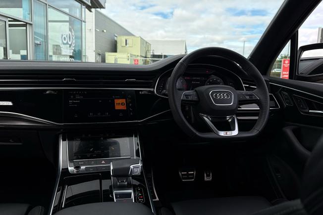 AUDI Q7 Photo 40