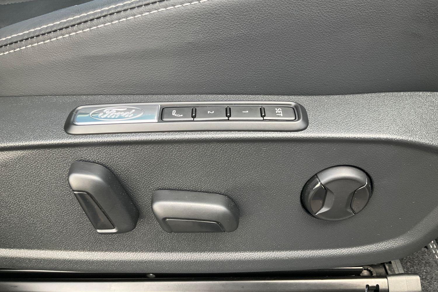 Ford Explorer Photo 34