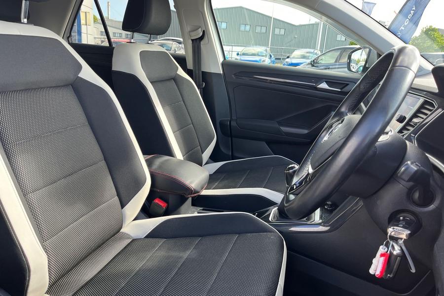 Volkswagen T-ROC Photo autoimg-cbeb21893c89b7c59812591a59d0f56ccf5c6858.jpg