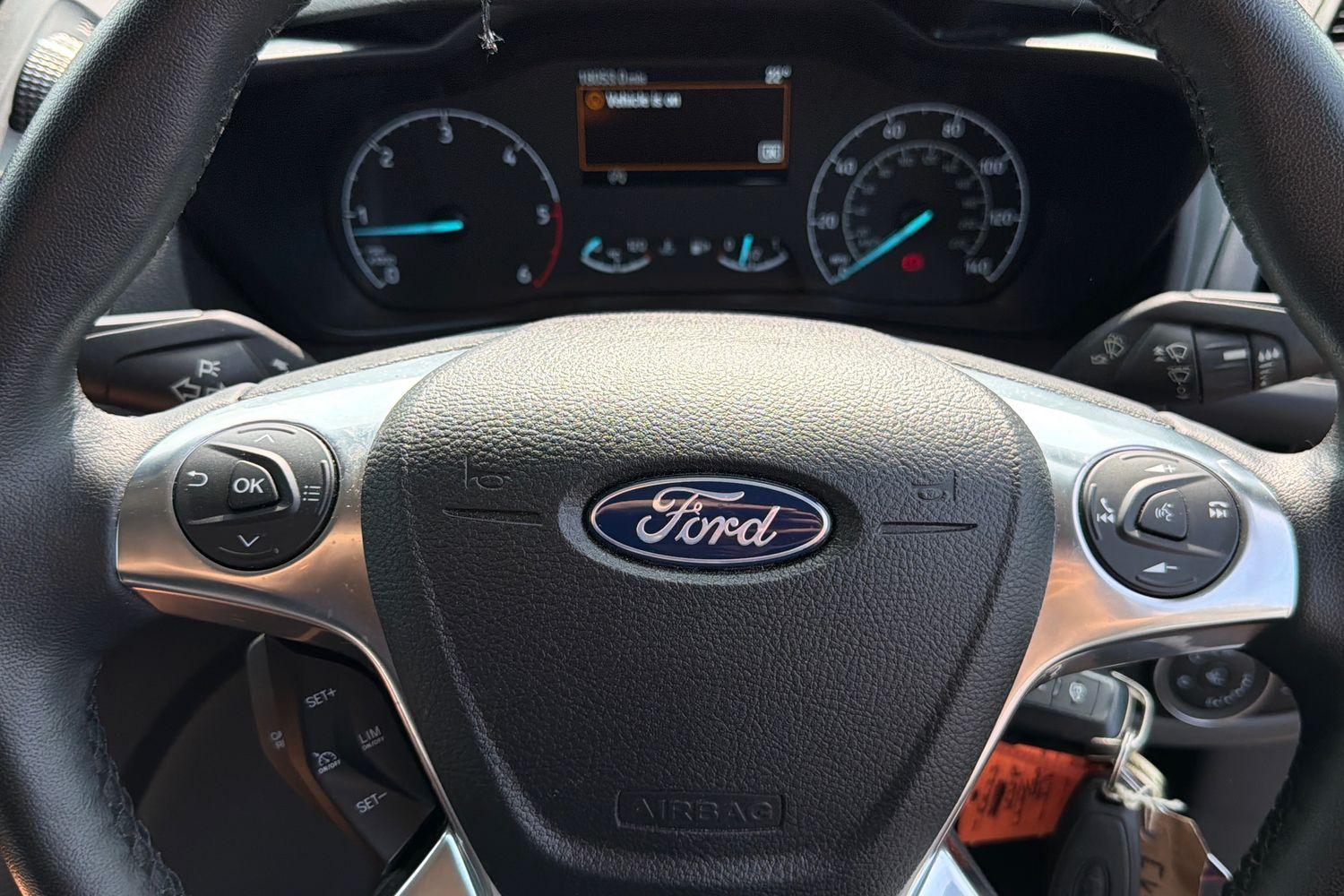 Ford TRANSIT CONNECT Photo 23