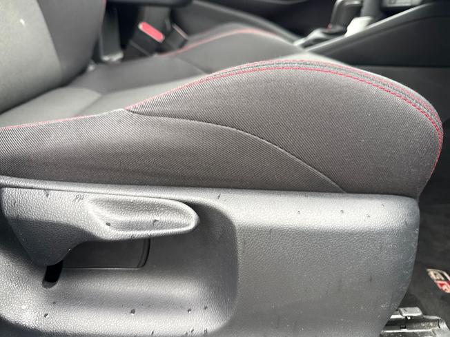 TOYOTA Yaris Photo 25