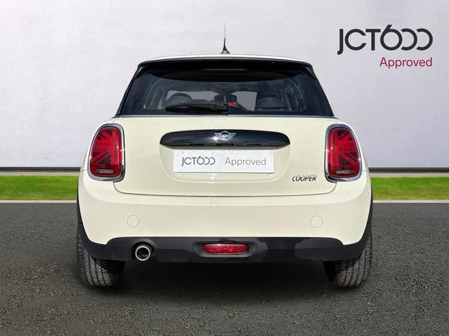 MINI Hatch Photo 7