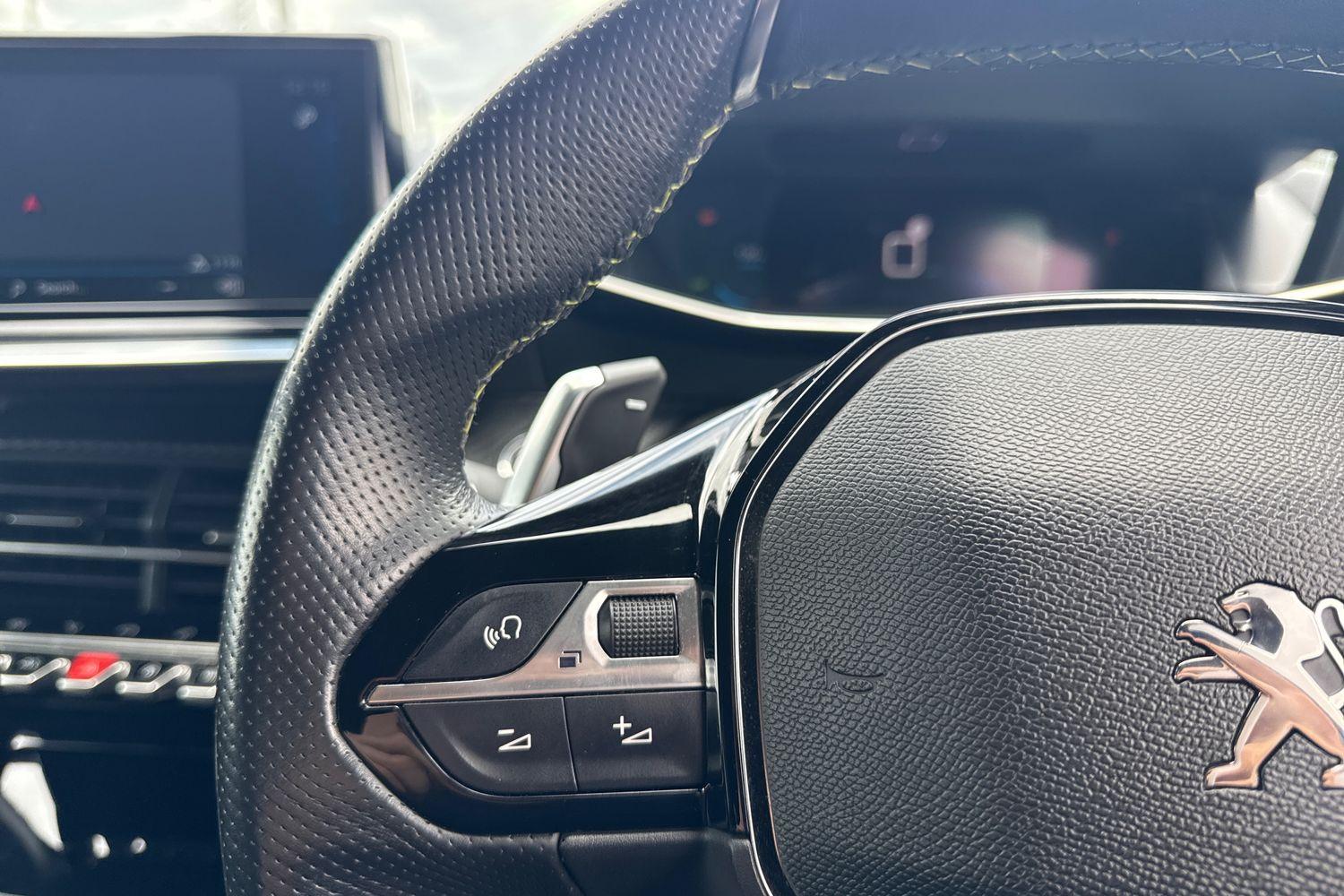 Peugeot 208 Photo 25