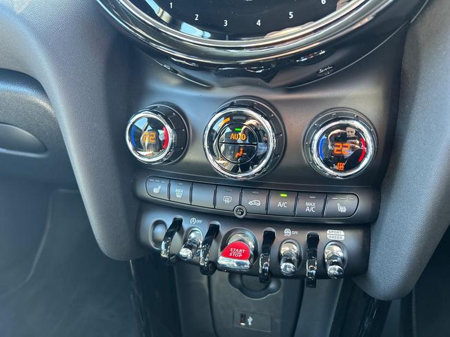 MINI Hatch Photo 24