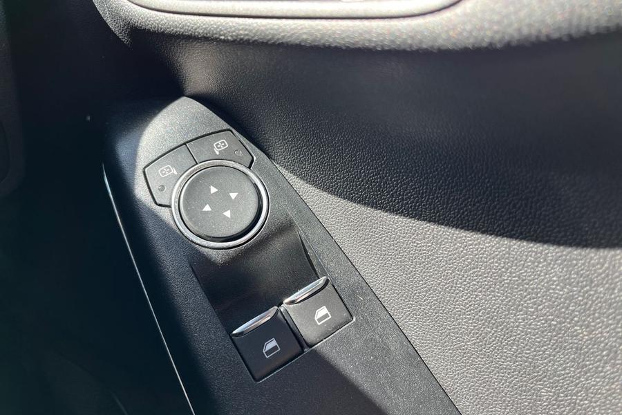 Ford FIESTA Photo autoimg-cbf5ea160cc16c2b249942b2b6115ad24218b4d0.jpg