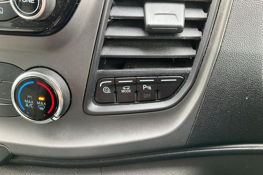 Ford TRANSIT Photo autoimg-cbf888c51b9f6ef3f9cf86db35f47cd067ae328b.jpg