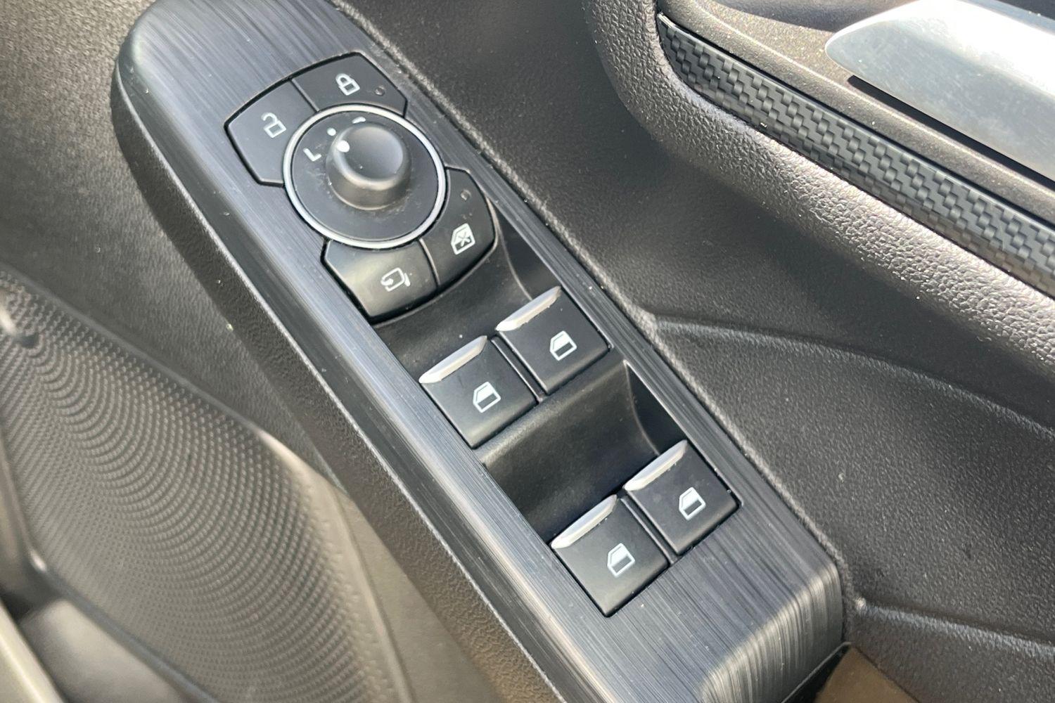 Ford KUGA Photo 15