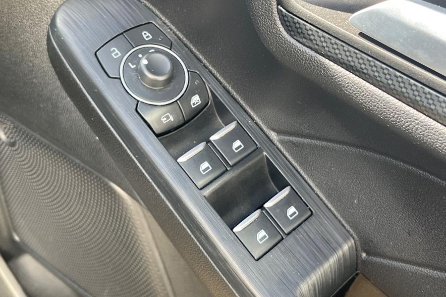 Ford KUGA Photo autoimg-cbf8acb10070def87cf1f9466a29fdb5214581cb.jpg